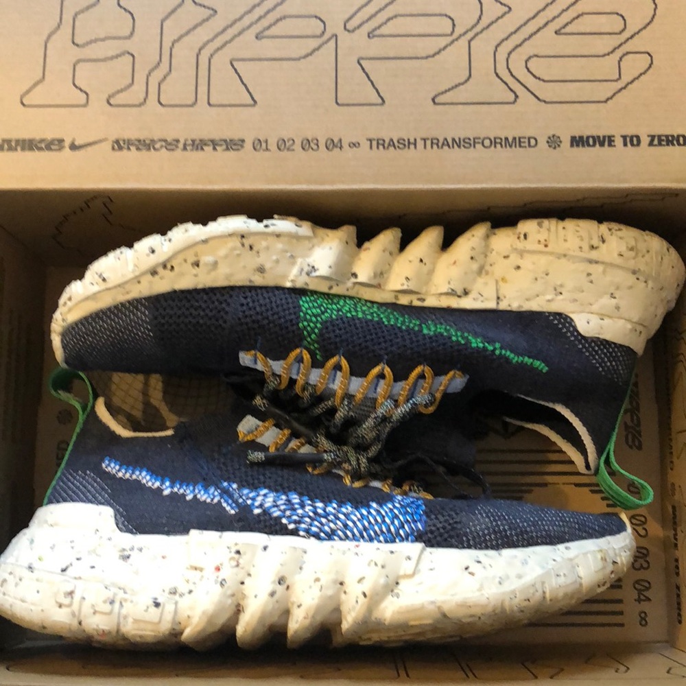 Nike Space Hippie 01